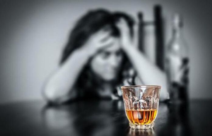 içki içen kadın içmeyi bırakmaya nasıl yardım edilir