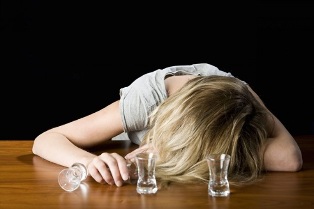 alkolün kadın vücudu üzerindeki etkileri